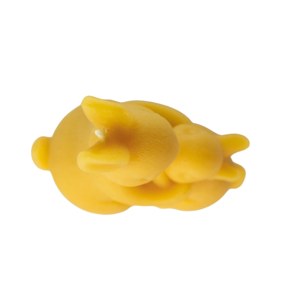 Bienenwachs Kerze Osterhasen Kuss 110x50mm Brenndauer 12h – Detailansicht 5